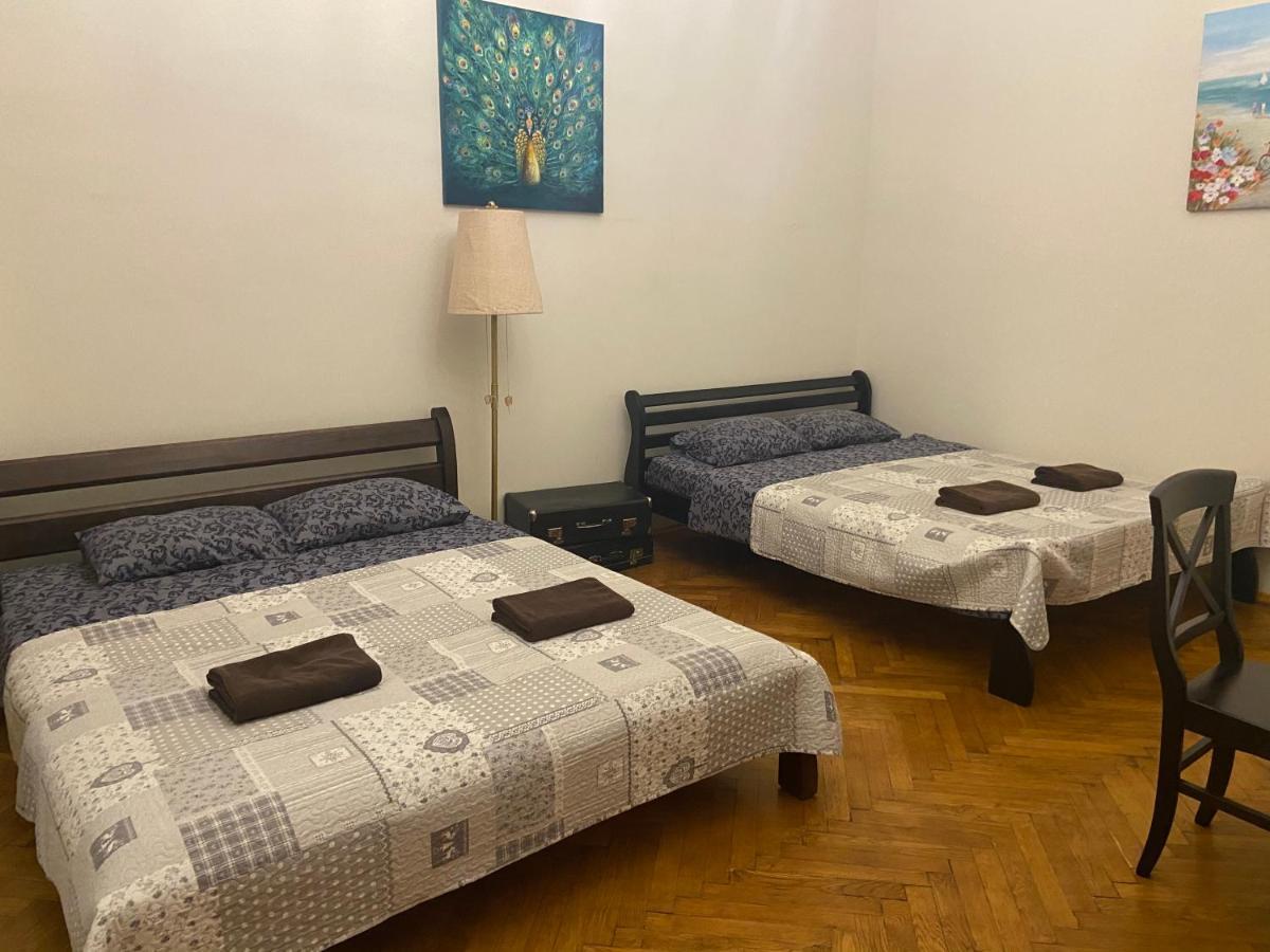 Apartments White House Lviv Bagian luar foto