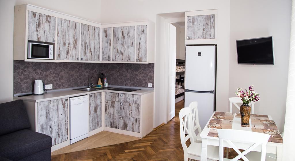 Apartments White House Lviv Ruang foto