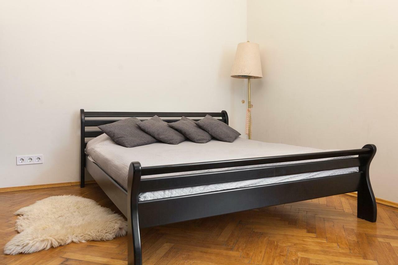 Apartments White House Lviv Bagian luar foto